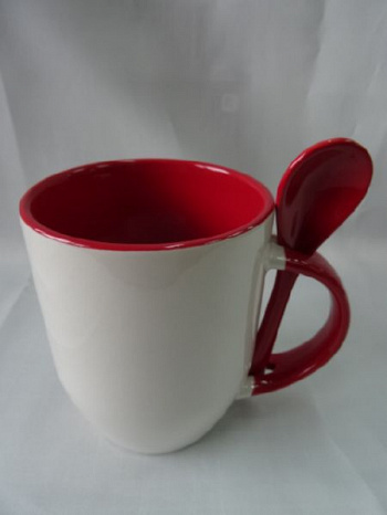 Керамическая кружка с ложкой в ручке (красная)